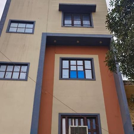 Namo Guest House Only For Indians Варанаси Экстерьер фото