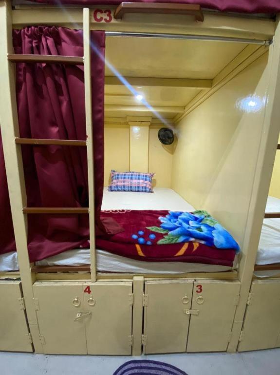 Namo Guest House Only For Indians Варанаси Экстерьер фото