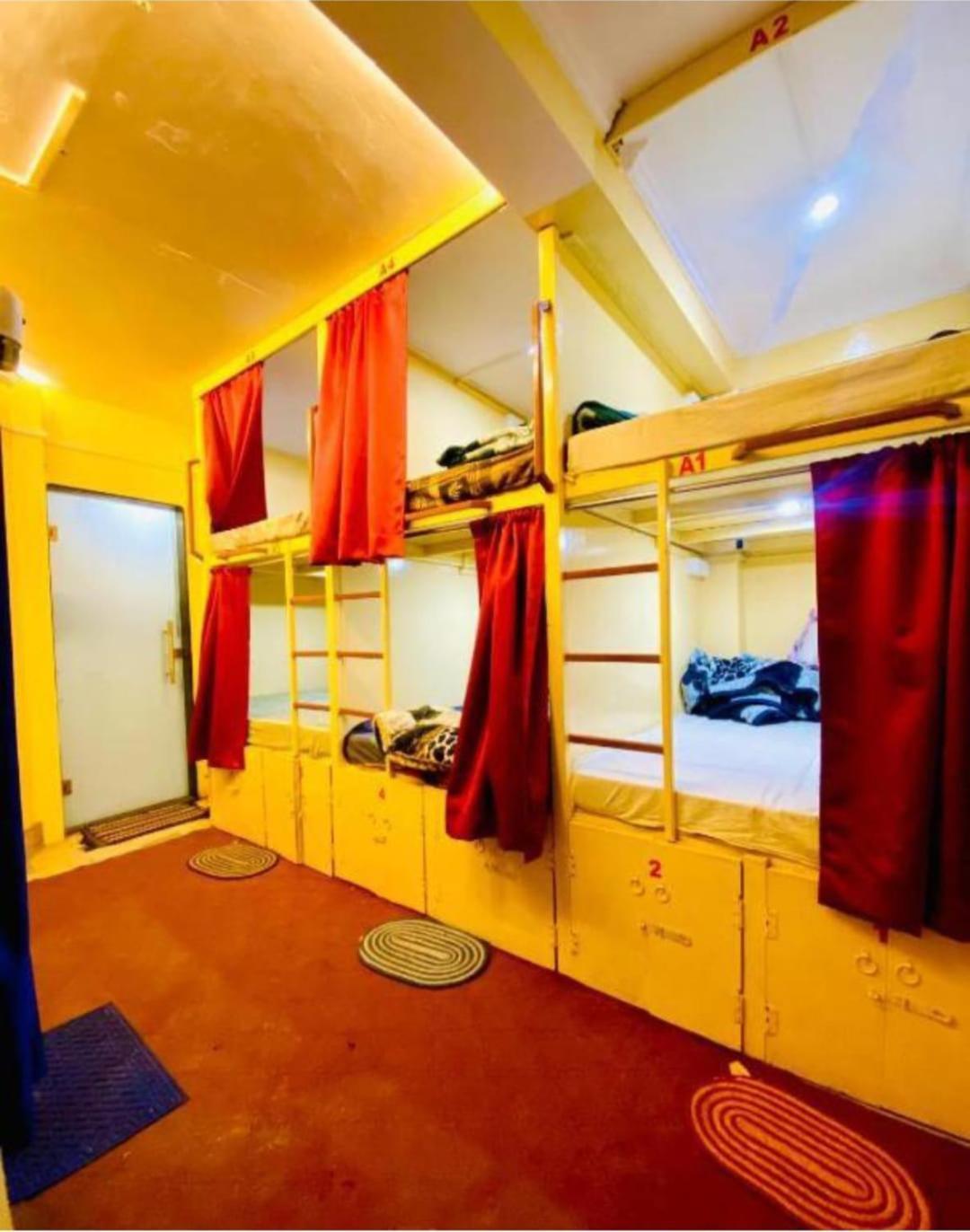Namo Guest House Only For Indians Варанаси Экстерьер фото