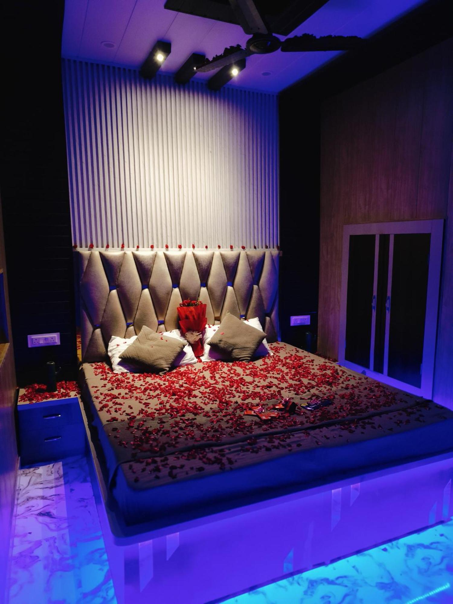 Namo Guest House Only For Indians Варанаси Экстерьер фото