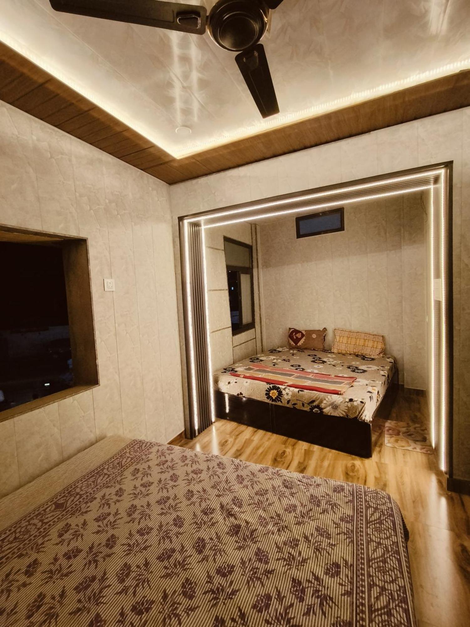 Namo Guest House Only For Indians Варанаси Экстерьер фото