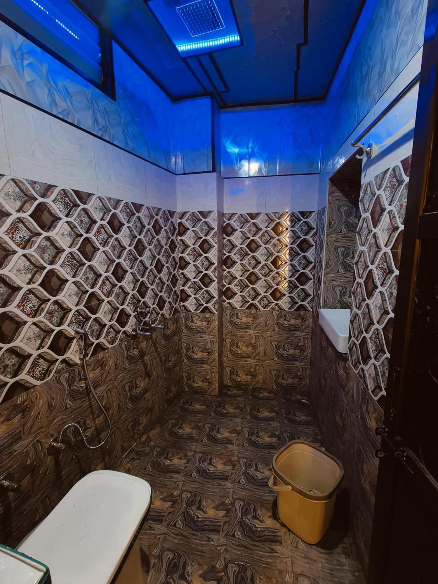 Namo Guest House Only For Indians Варанаси Экстерьер фото